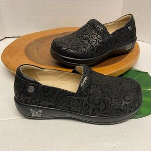 Algeria Black Lace Print Comfort Clogs